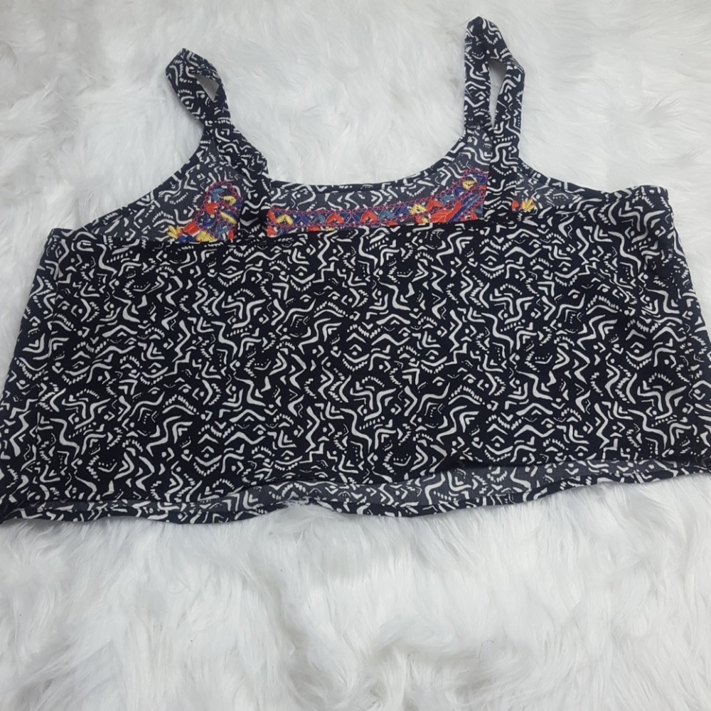 Xhilaration Tribal Crop Top - Size L - Picture 3 of 3